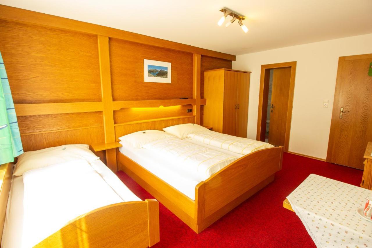 Haus Josef Bed & Breakfast Mayrhofen Bagian luar foto