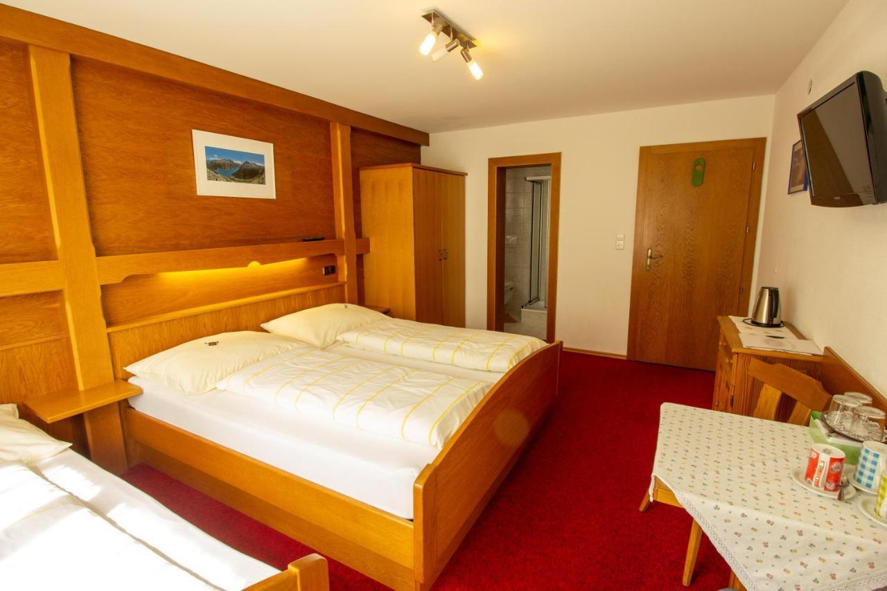 Haus Josef Bed & Breakfast Mayrhofen Bagian luar foto