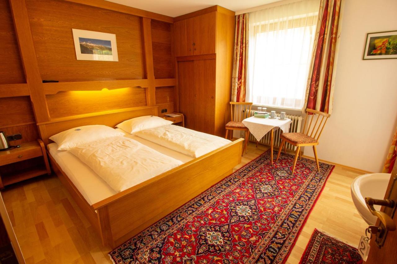 Haus Josef Bed & Breakfast Mayrhofen Bagian luar foto