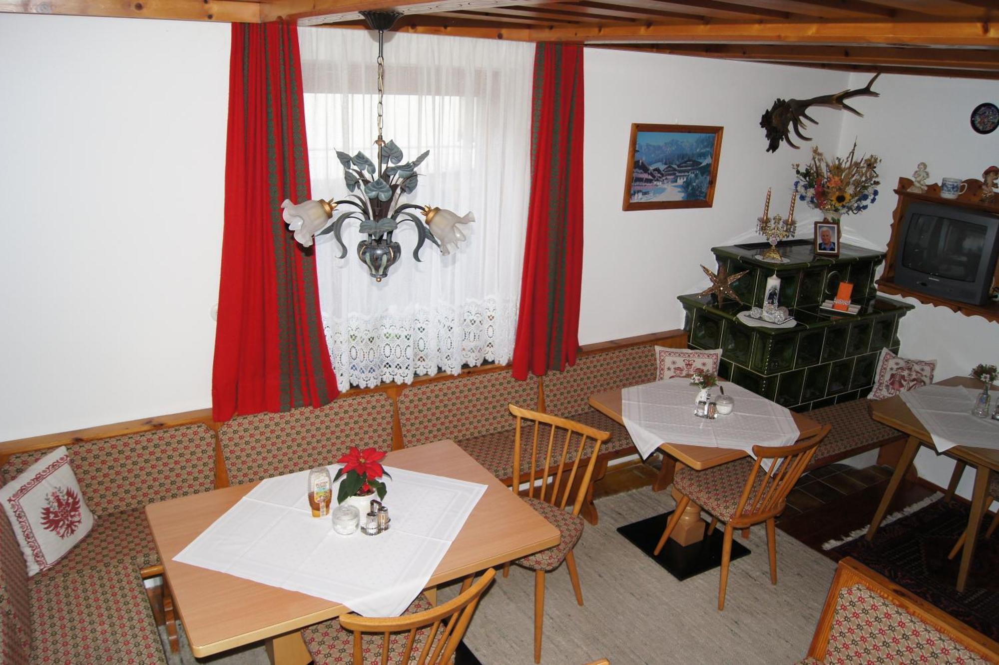 Haus Josef Bed & Breakfast Mayrhofen Bagian luar foto