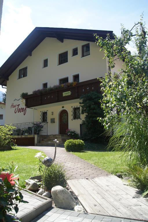 Haus Josef Bed & Breakfast Mayrhofen Bagian luar foto